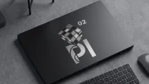 Propiedad intelectual para emprendedores: marca PI sobre una laptop